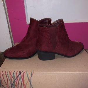 Boooties size 8